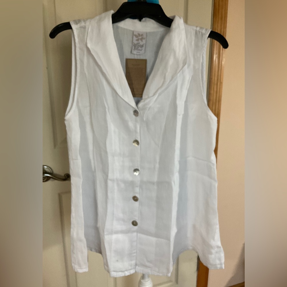 NWT MATCH POINT SMALL WHITE LINEN BUTTON TOP NWT